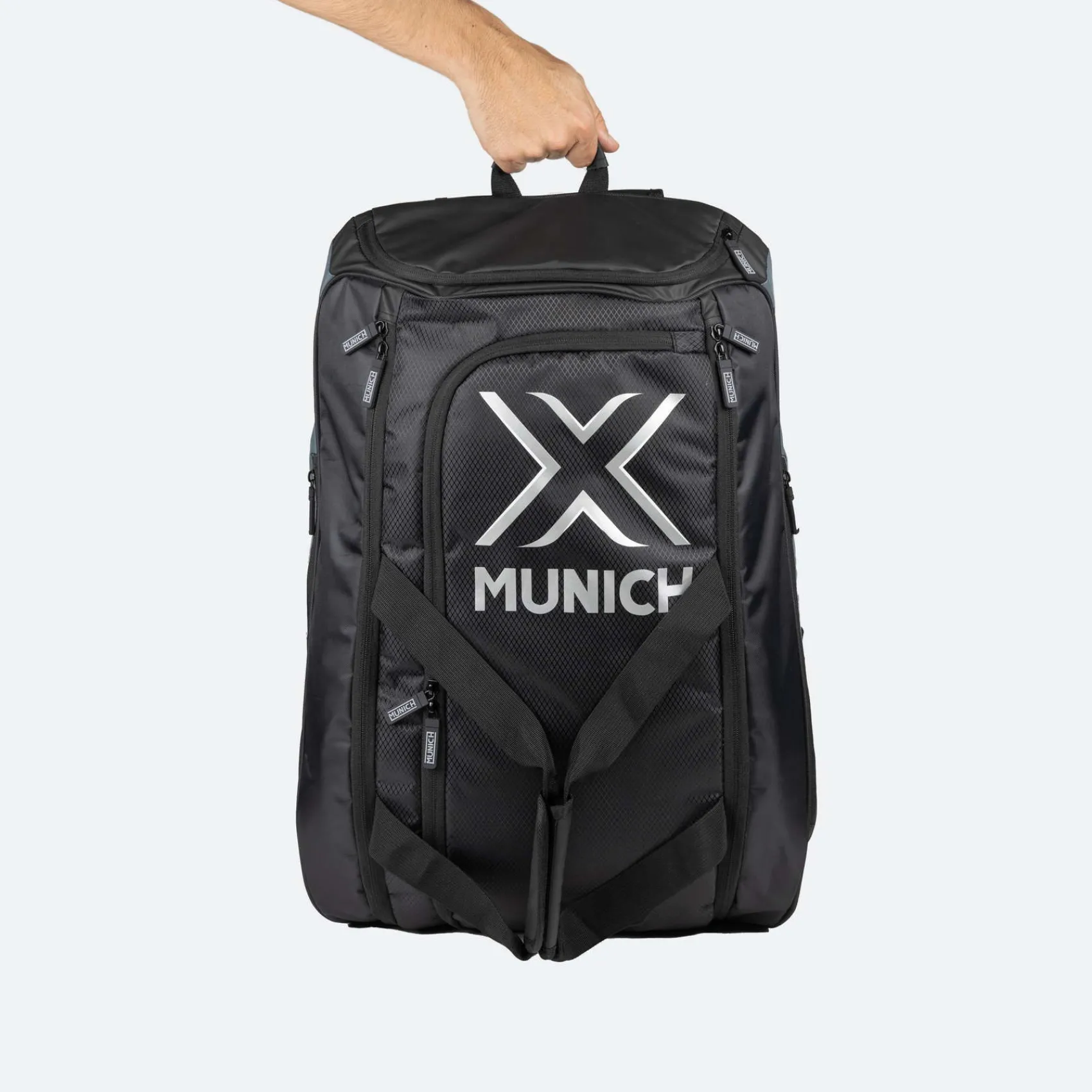 Mujer MUNICH Bolsas Y Paleteros|Bolsas & Paleteros<BASIC TRAINING BACKPACK BLACK & SILVER