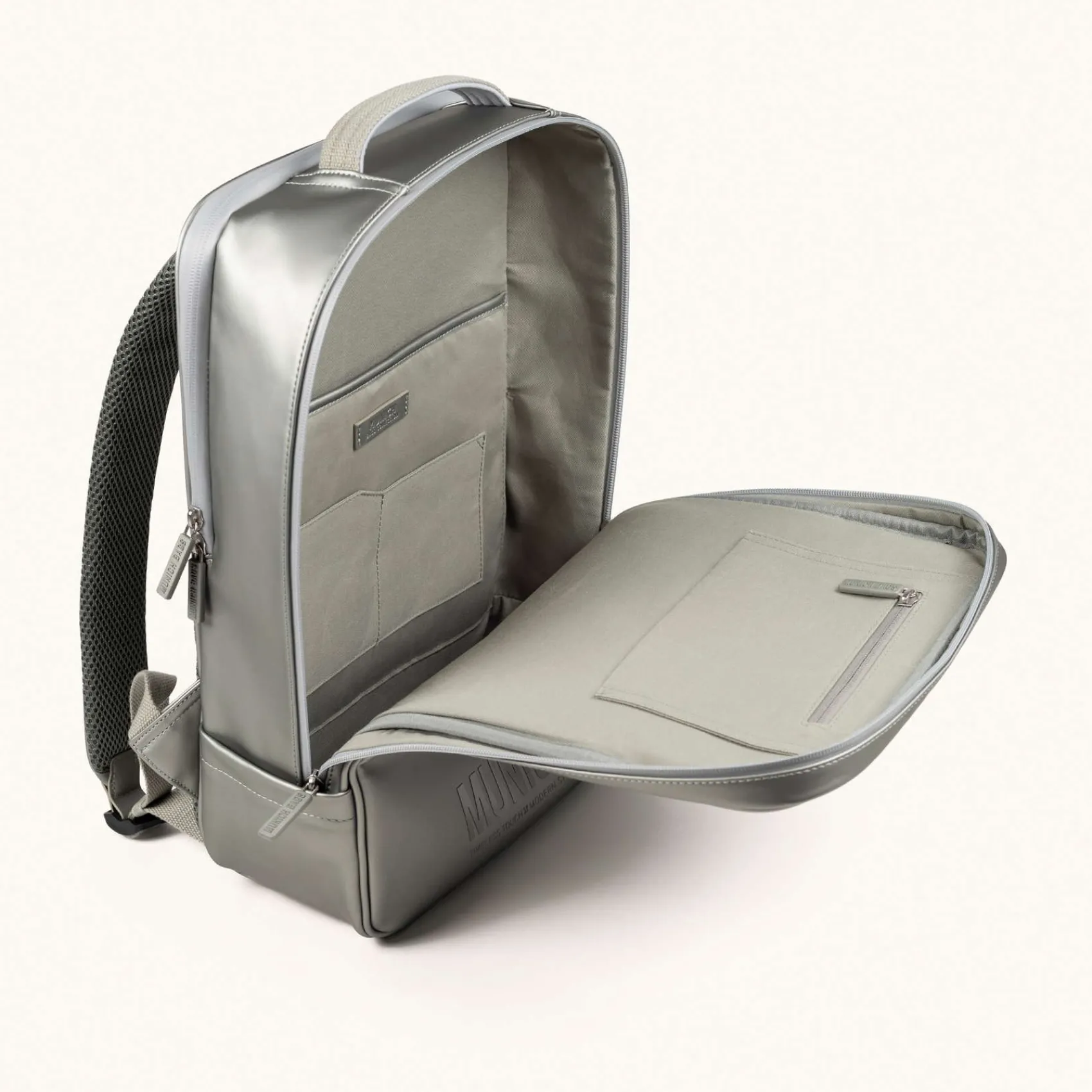 Mujer MUNICH Colección Mujer|Mochilas<ESSENCE RECYCLED FW25 BACKPACK C/AQUA